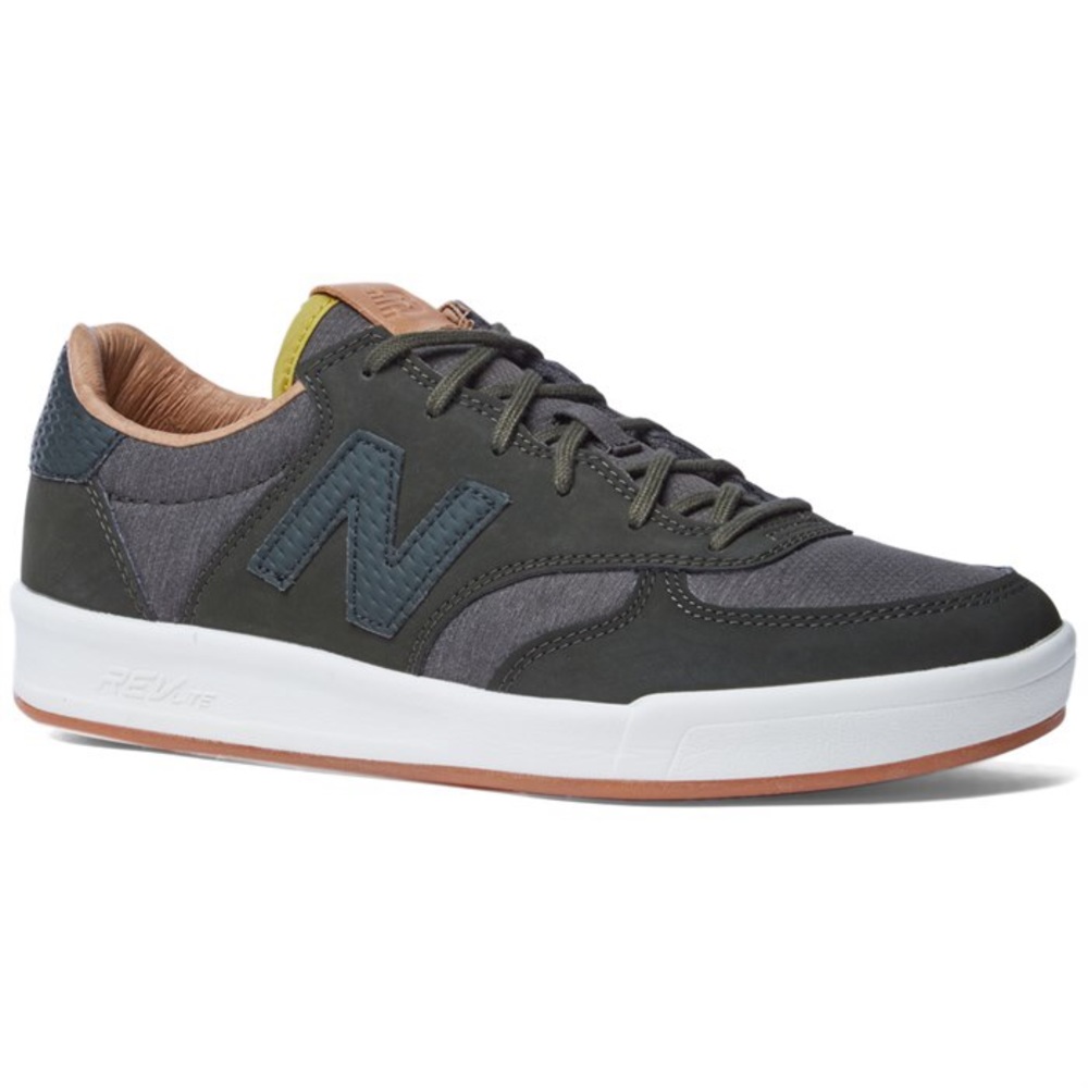 New Balance WRT300 Trainers